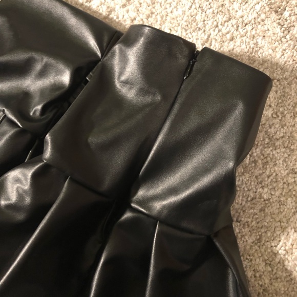 New without tag ASYOU PU buckle detail pleated skirt in black, US size 8 - Picture 5 of 11